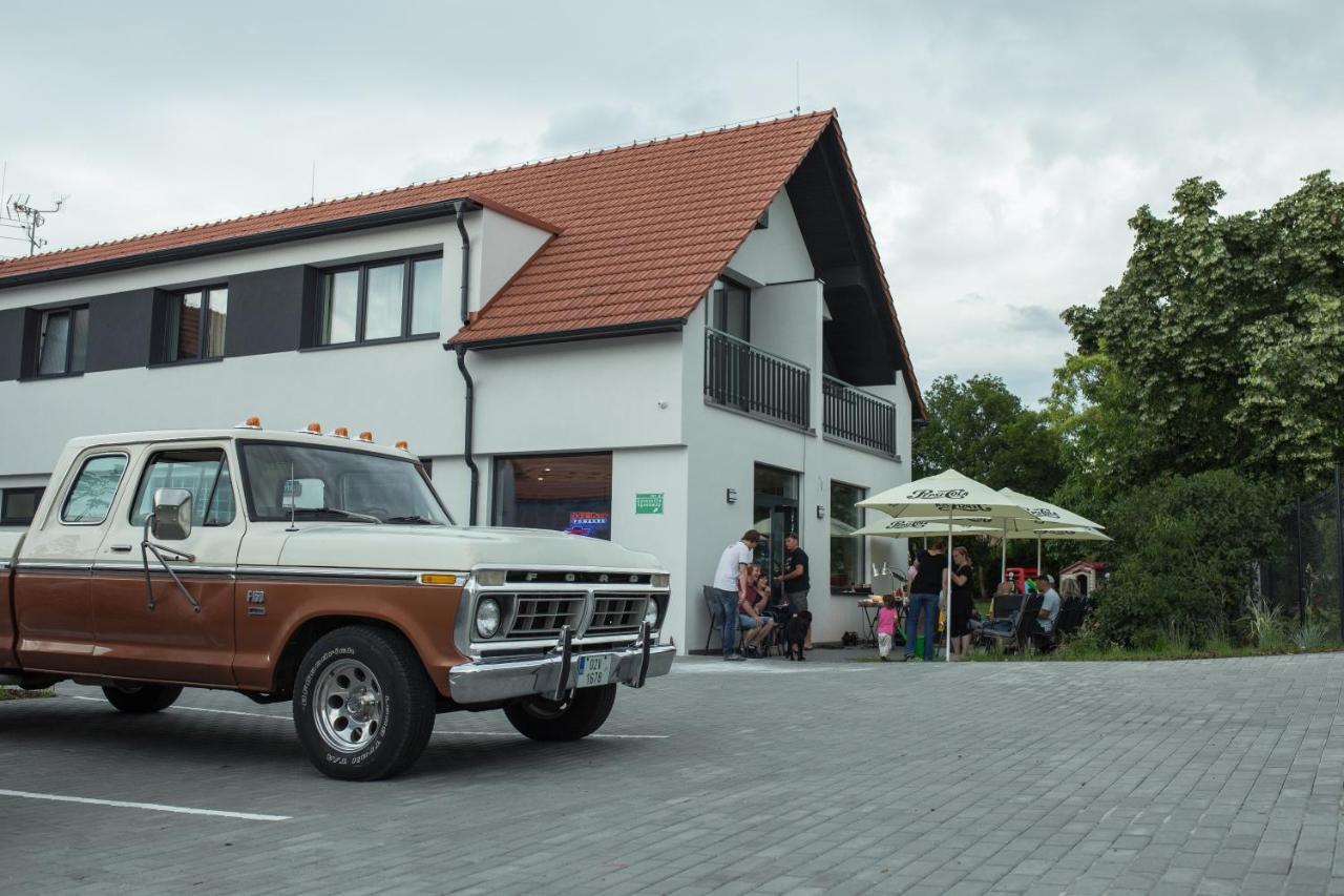 Motel Eldorado Mikulov Exterior photo