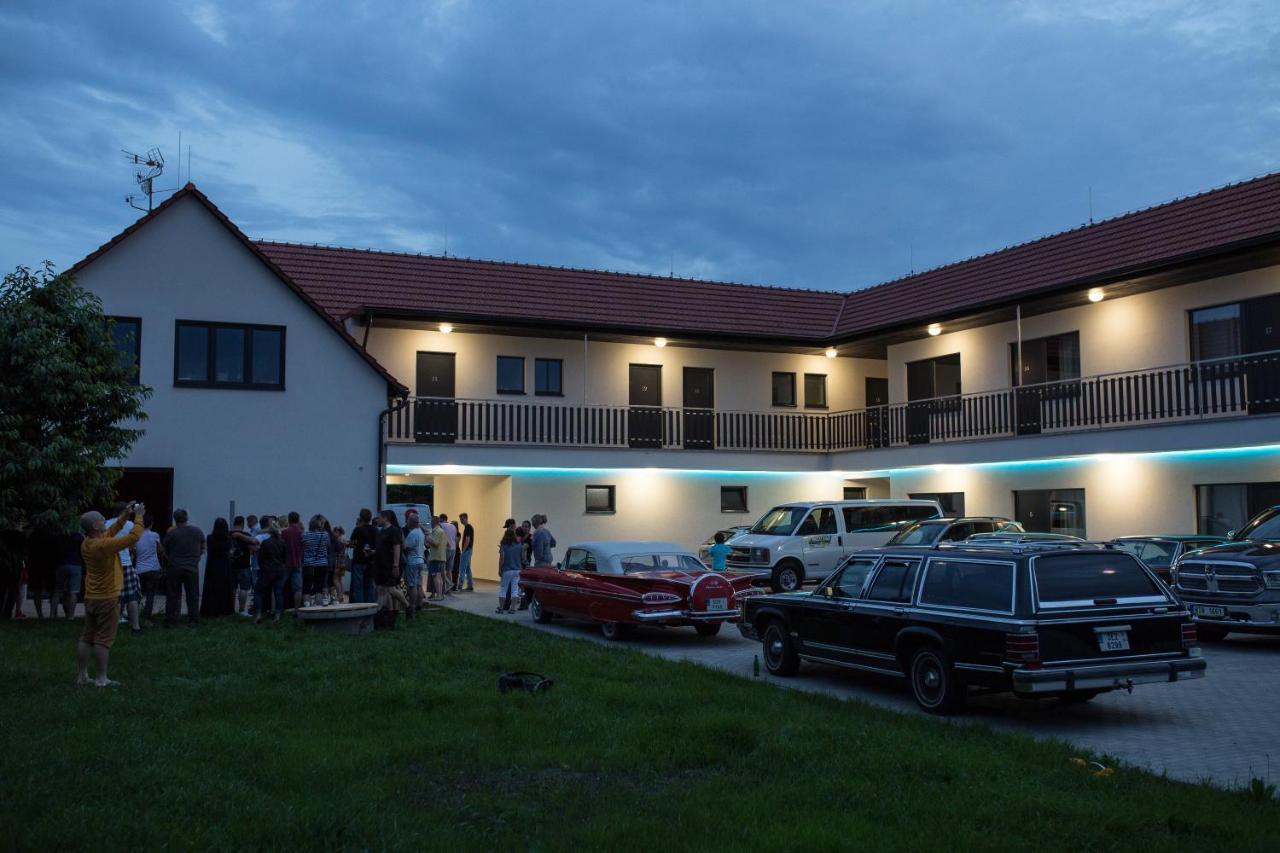 Motel Eldorado Mikulov Exterior photo