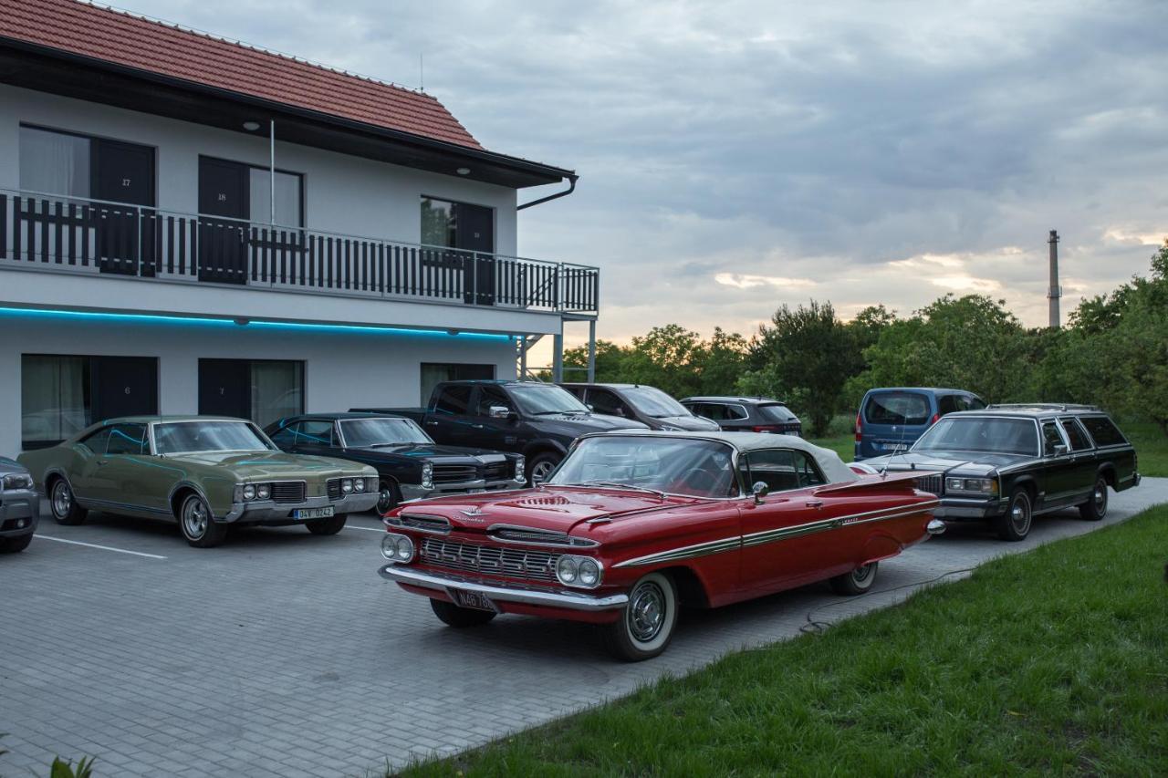 Motel Eldorado Mikulov Exterior photo